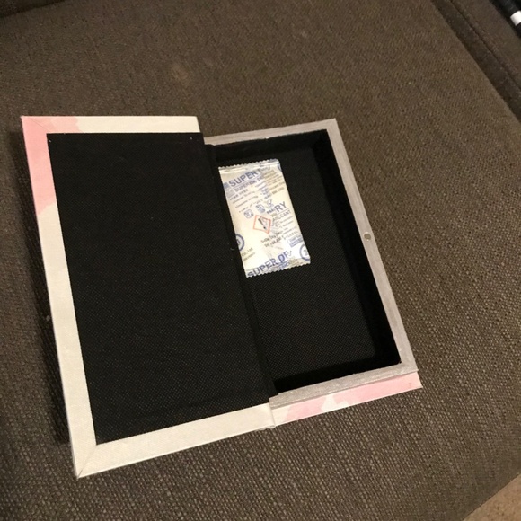 Valentine Love Book Box Pink Cream Magnetic Closure - Picture 3 of 3